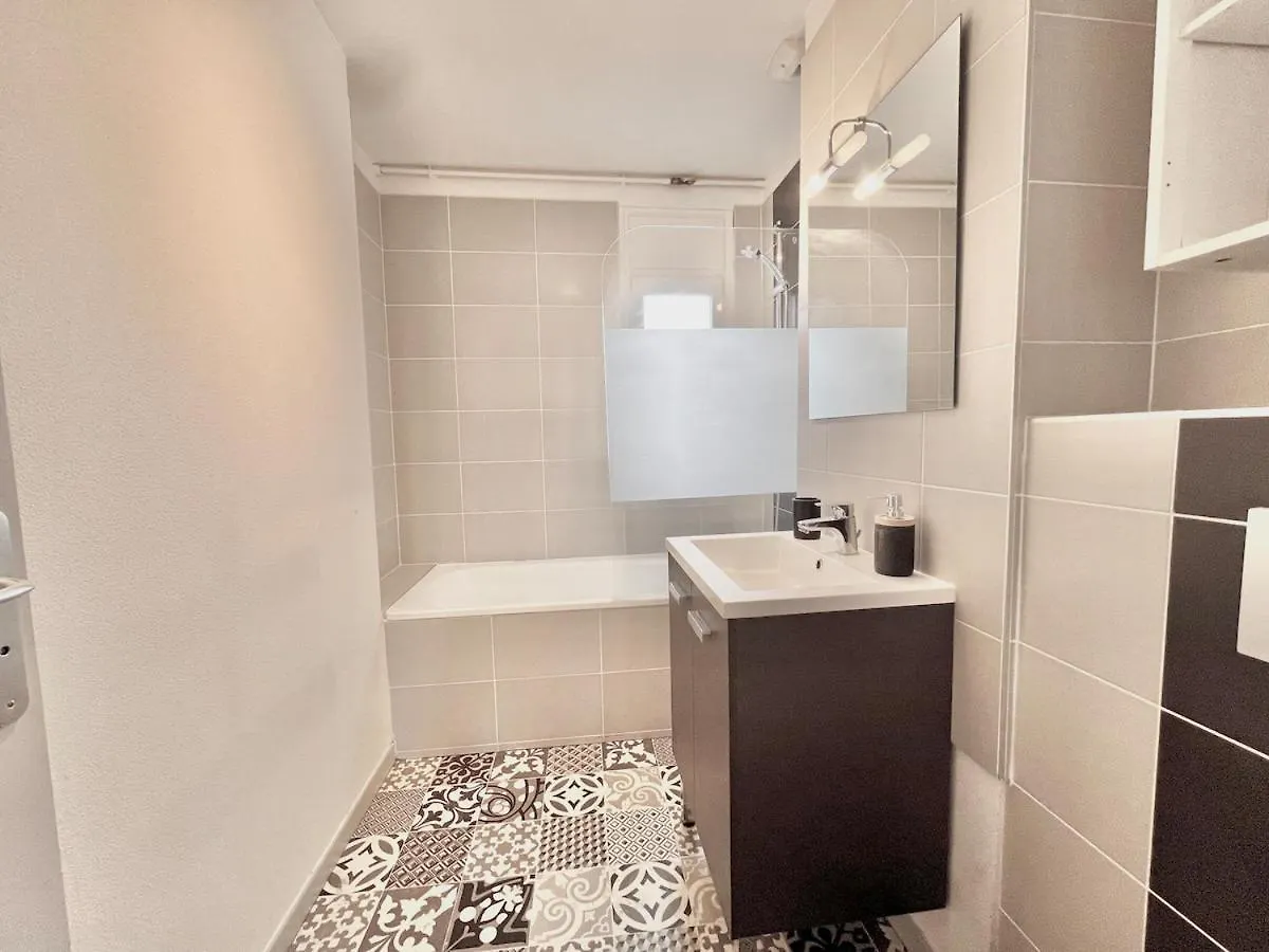 Comfortable T2 Annecy Apartment