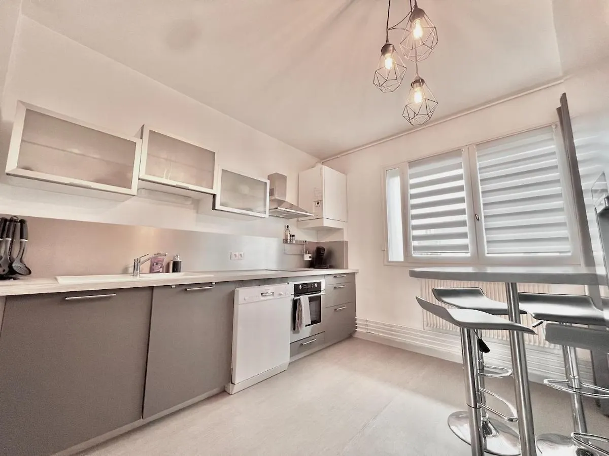 Comfortable T2 Annecy Apartment
